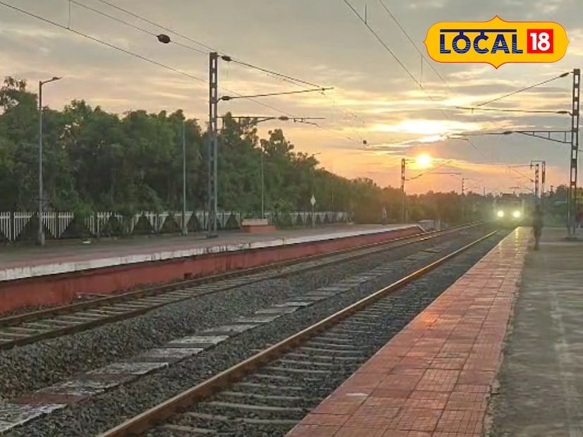 সকাল থেকে হালকা কুয়াশার দেখা মিলেছে, এরই সঙ্গে জেলার কোনও কোনও জায়গায় হালকা মেঘলা আকাশও লক্ষ্য করা গিয়েছে। তবে বেলা বাড়ার সঙ্গে সঙ্গে আকাশ পরিষ্কার হবে বলেই পূর্বাভাস এবং আজ জেলার জন্য কোনওরকম সর্তকতা নেই।