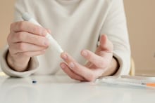 Diabetes: দৃষ্টিশক্তি কেড়ে নিচ্ছে ডায়াবেটিস, শরীর ঝাঁঝরা হওয়ার আগে সাবধান! যা জানালেন বিশেষজ্ঞরা...