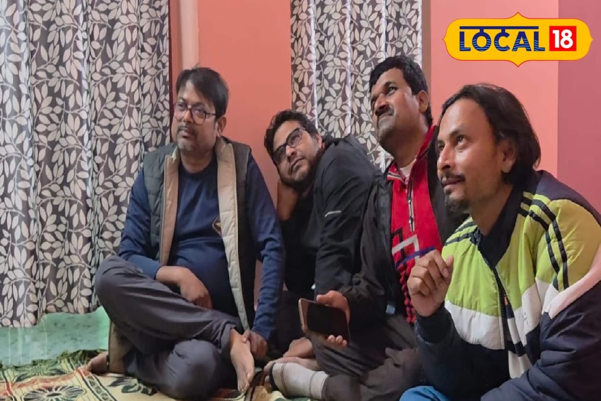 ১০টা-৪টে ডিউটিতেই শেষ নয়, মেদিনীপুরের শিক্ষকরা স্কুল ছুটি হতেই নেমে পড়েন একটি কাজে! ১০টা-৪টে ডিউটিতেই শেষ নয়, মেদিনীপুরের শিক্ষকরা স্কুল ছুটি হতেই নেমে পড়েন একটি কাজে!