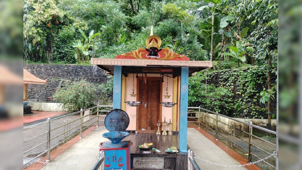 বিচারকই এখানে দেবতা, পুজো হয় তাঁরই! কেরালায় রয়েছে এমনই চমকপ্রদ মন্দির