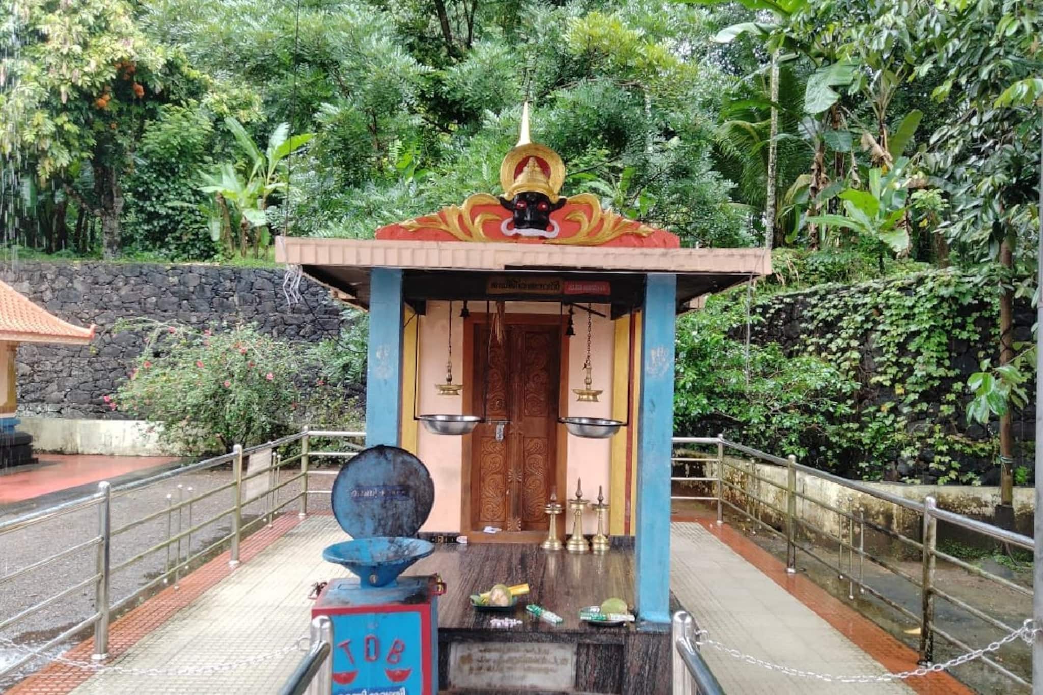 বিচারকই এখানে দেবতা, পুজো হয় তাঁরই! কেরালায় রয়েছে এমনই চমকপ্রদ মন্দির