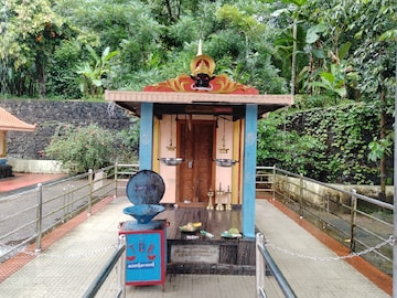 বিচারকের মন্দির বিচারকের মন্দির