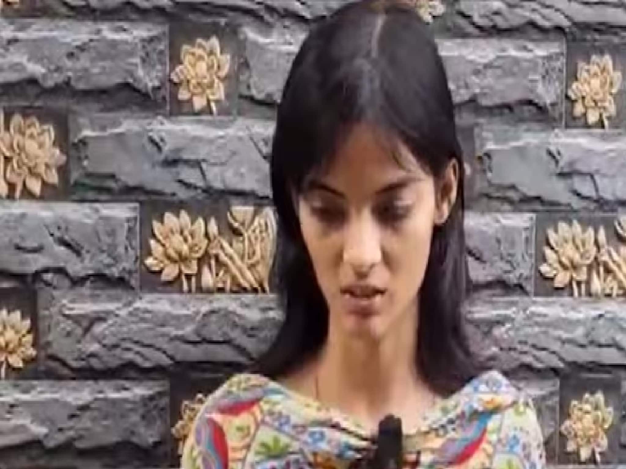 পুলিশকর্মীরাই ইন্ধন দিয়েছেন খুনে? মহারাষ্ট্রে প্রেমিকের মৃতদেহ বিয়ে করা তরুণীর বয়ানে তদন্তে মোড়!