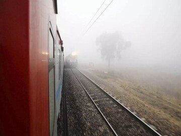 পর পর দুর্ঘটনা...! শীতের কুয়াশায় নিরাপদ ট্রেন চলাচল নিশ্চিত করতে বিরাট পরিকল্পনা রেলের