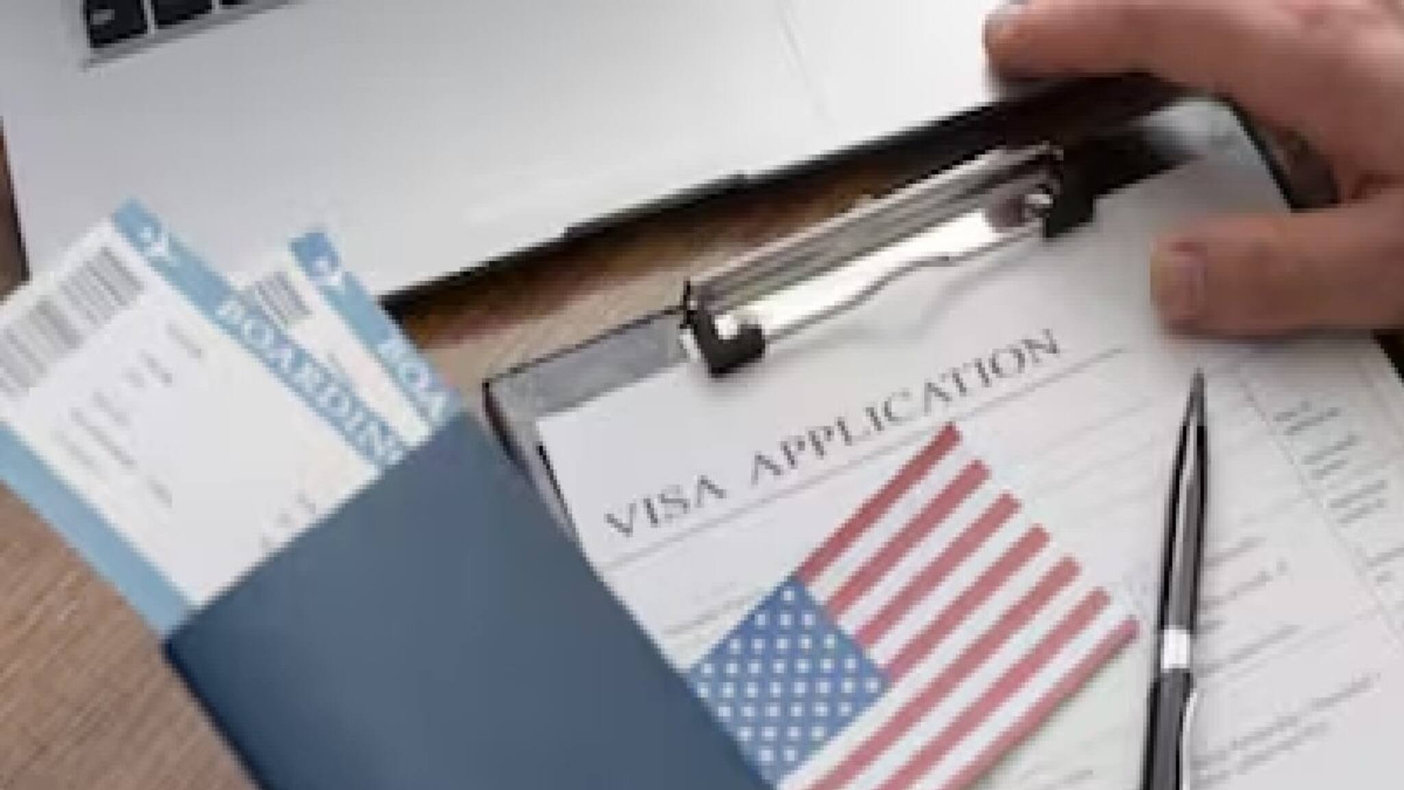 ভিসা সাক্ষাৎকার পিছোনোয় আটকে বহু ভারতীয় এইচ-১বি কর্মী! আমেরিকায় চাকরির দিন শেষ?