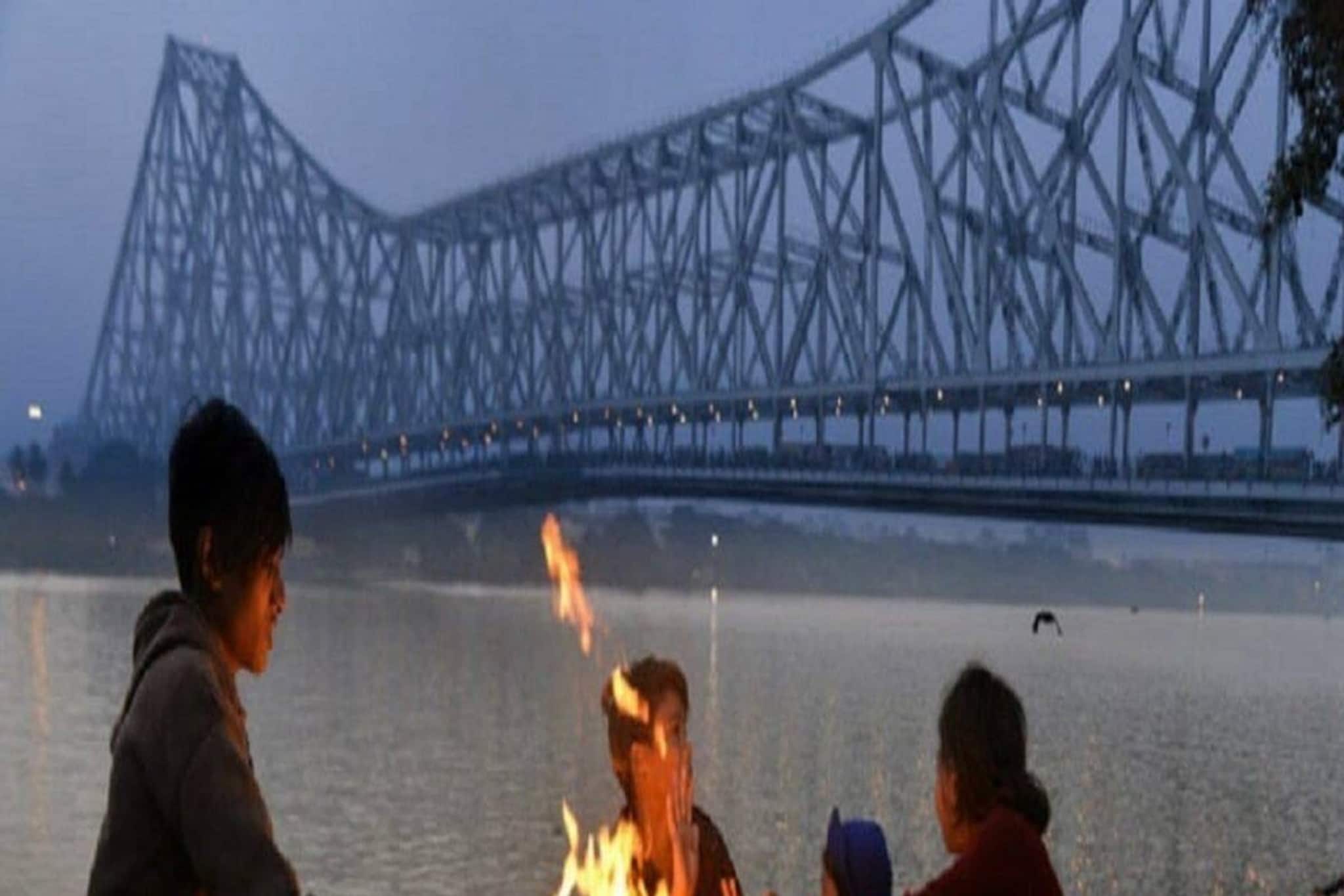 কলকাতায় ১৫ ডিগ্রি, বড়দিনের আগেই কি হাড়কাঁপানো ঠান্ডা,রইল আবহাওয়ার মেগা আপডেট কলকাতায় ১৫ ডিগ্রি, বড়দিনের আগেই কি হাড়কাঁপানো ঠান্ডা,রইল আবহাওয়ার মেগা আপডেট