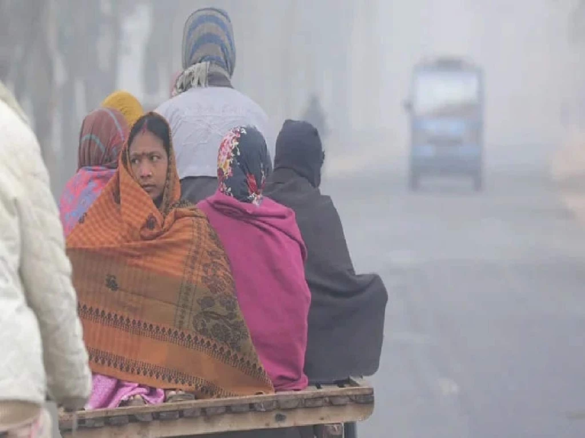 Weather Update: উত্তরবঙ্গে তুষারপাত আর দক্ষিণবঙ্গে আবহাওয়ার ইউ টার্ন! নতুন বছরে চমক কলকাতা-সহ সব জেলায়