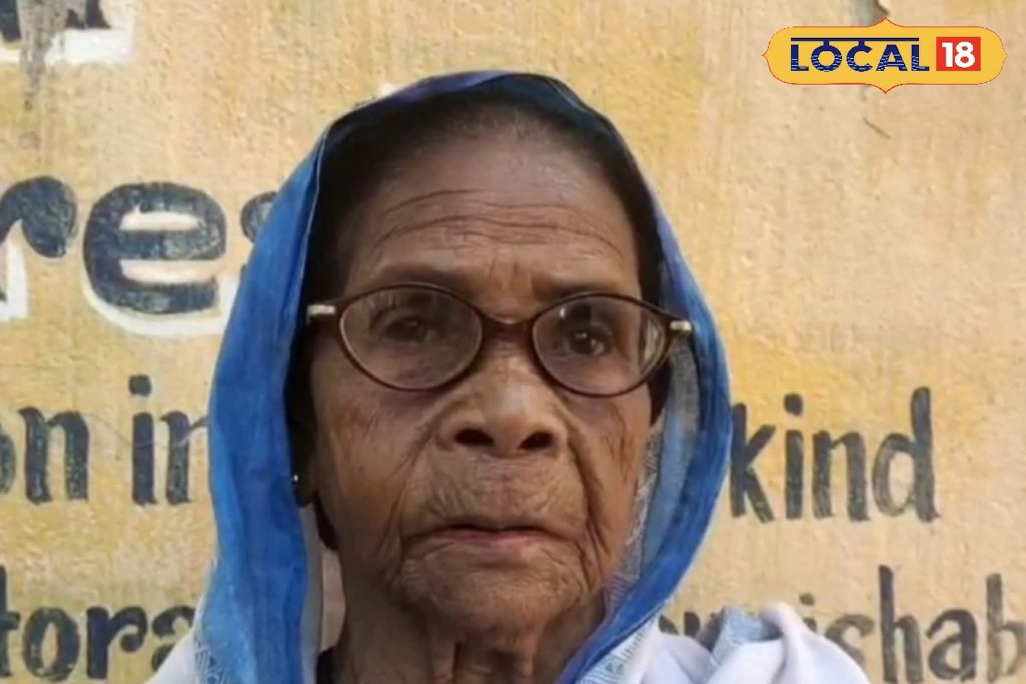 মেয়ের অত্যাচারে ঘরছাড়া বৃদ্ধার রাত কাটছে ভাঙাচোরা চিলেকোটায়, ন্যায় চেয়ে বিডিও'র দ্বারস্থ