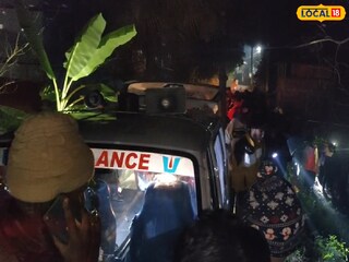 ঘটনাস্থলে স্থানীয়দের ভিড়