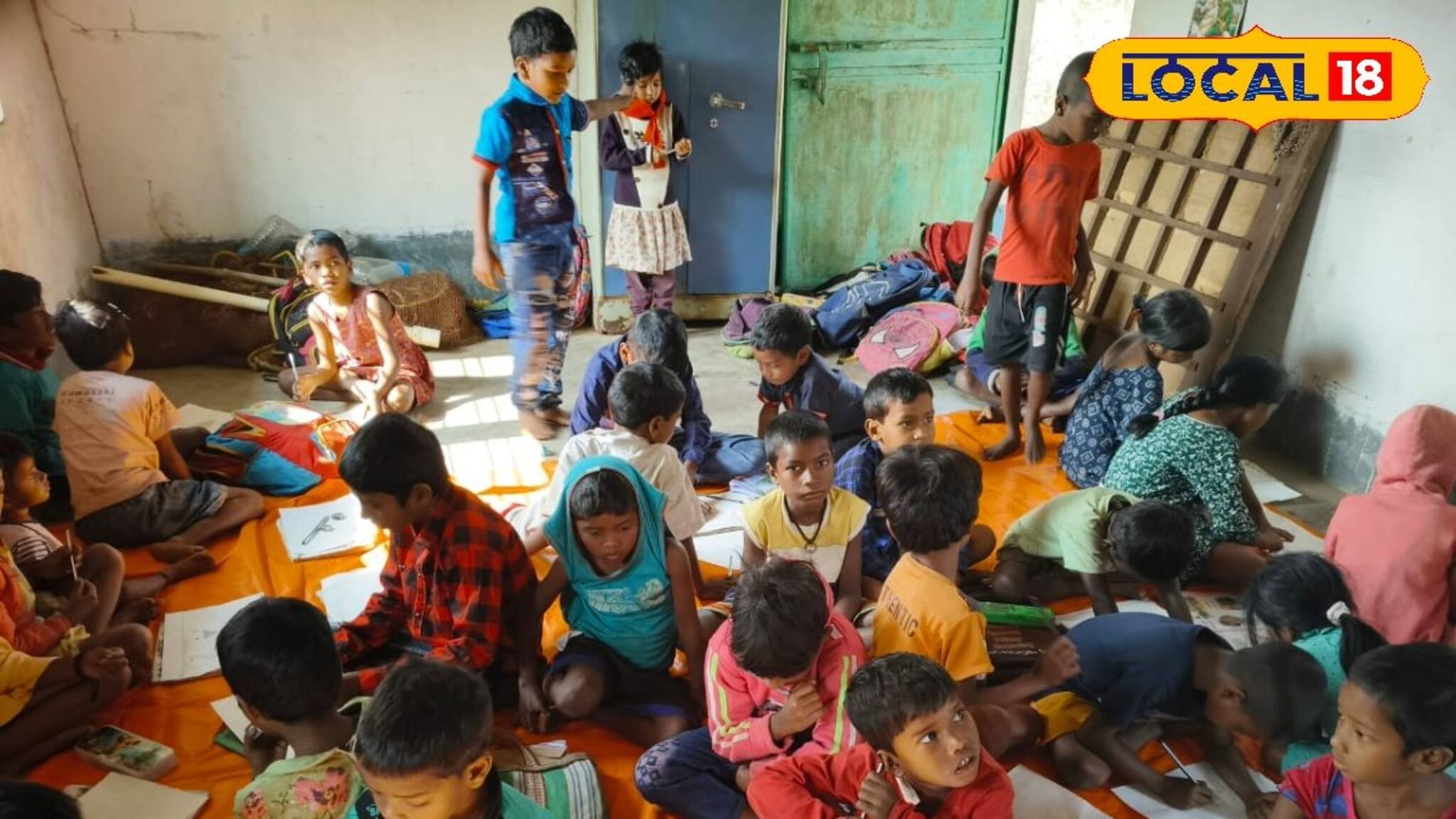 প্রভাতের পাঠশালা’র হাত ধরে বদলে যাচ্ছে শালবনির শিশুদের ভবিষ্যৎ, জঙ্গলের মাঝে এক অন্য স্কুল