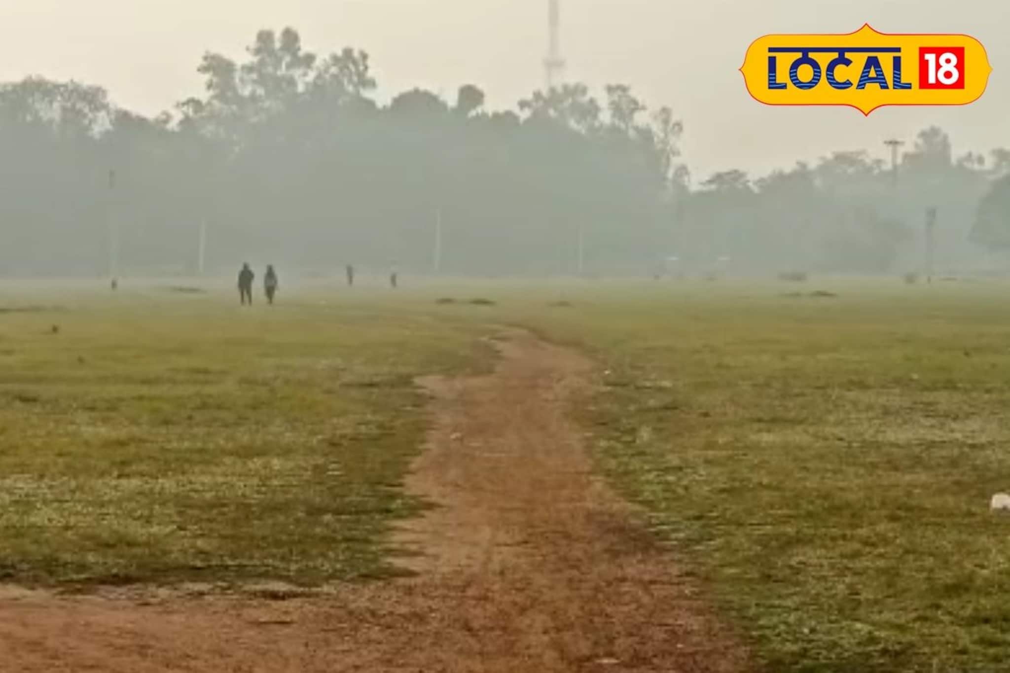হালকা কুয়াশার সঙ্গে বজায় রয়েছে ঠান্ডার আমেজ, দেখে নিন আজকের হুগলির আবহাওয়ার আপডেট হালকা কুয়াশার সঙ্গে বজায় রয়েছে ঠান্ডার আমেজ, দেখে নিন আজকের হুগলির আবহাওয়ার আপডেট