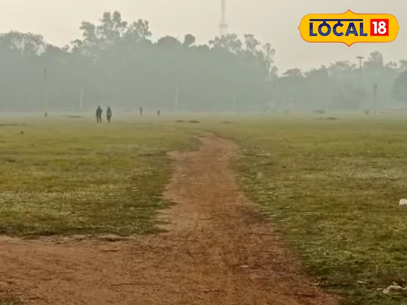 ডিসেম্বর মাসের শুরু থেকেই হুগলিতে সর্বনিম্ন তাপমাত্রার পারদ স্থান বিশেষে কোথাও ১৩ ডিগ্রি কোথাও আবার ১৫ ডিগ্রি থেকেছে। পাশাপাশি মাঝে মাঝেই কুয়াশা, শীতল হওয়া জমজমাট করেছে হুগলিবাসীদের শীতের অনুভূতি। শীতবিলাসীরা এমন আবহাওয়ায় স্বাভাবিকভাবেই খুশি।