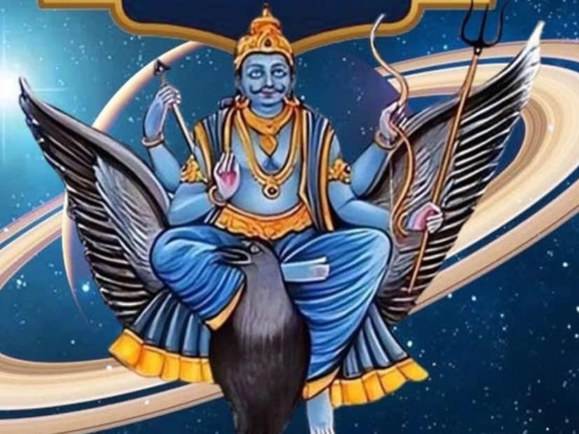 তুলা রাশি: শুক্র আপনার শাসক গ্রহ, তাই এর প্রতিটি পদক্ষেপ আপনার হৃদয়কে প্রভাবিত করে। এই সময়কালে, আপনি নিজেকে এমন একটি সংযোগ খুঁজতে পারেন যা শান্ত এবং স্পষ্ট বোধ করাবে। যদি আপনার সম্পর্ক তা প্রদান না করে, তবে বাইরে আকর্ষণ খুঁজে পাওয়া সহজ হবে। তবে মনে রাখবেন, সমস্ত গভীরতা বাস্তব নয়। কিছু মানুষ কেবল সম্পর্কের মধ্যে থাকা শূন্যতা পূরণ করে, সম্পর্কের মধ্যে নয়।