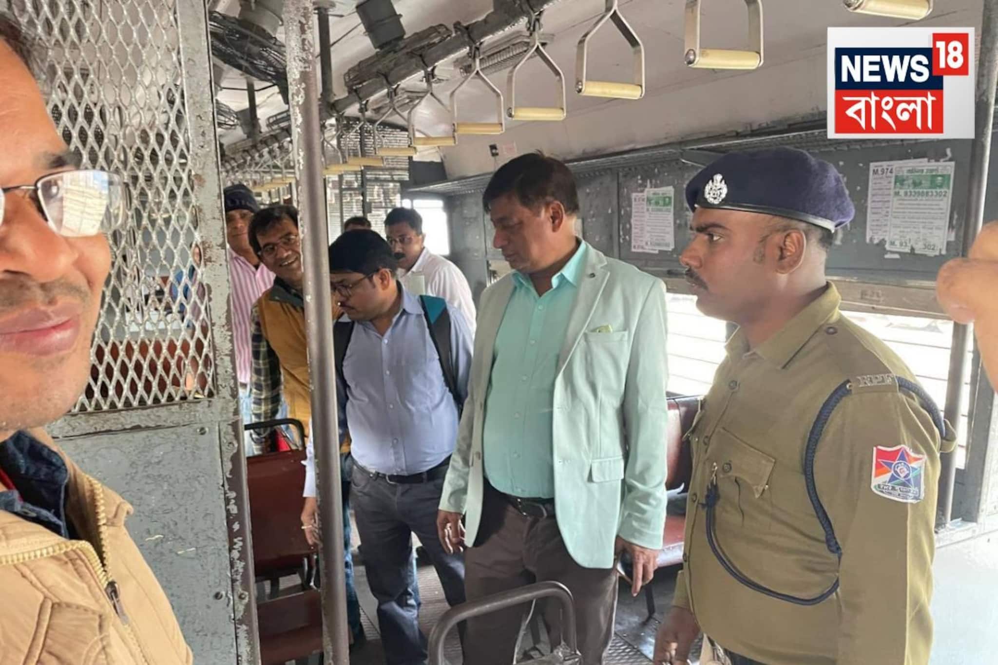 শেওড়াফুলি ও ব্যান্ডেল স্টেশনে বিনা টিকিটের যাত্রী ধরার অভিযান, রেলের আয় ২,০২,২৯০ টাকা