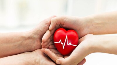 কোমরের মাপই বলে দিতে পারে আপনার হৃদয়ের হাল-হকিকত। হার্ট অ্যাটাকের সম্ভাবনা আদতেও আপনার রয়েছে কিনা তা জানা যাবে কোমরের মাপ জেনেই। 