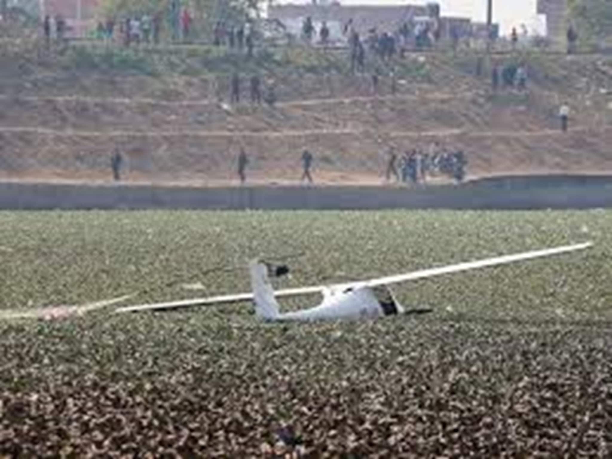 ইঞ্জিনে যান্ত্রিক গোলযোগ! প্রয়াগরাজে ভেঙে পড়ল ভারতীয় বায়ুসেনার বিমান!