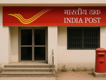 পোস্ট অফিসের বদলে গেল পুরো লুক! লাল-সাদা রং আর নয়, ডাকঘর যেন পুরোটাই ক্যাফে!