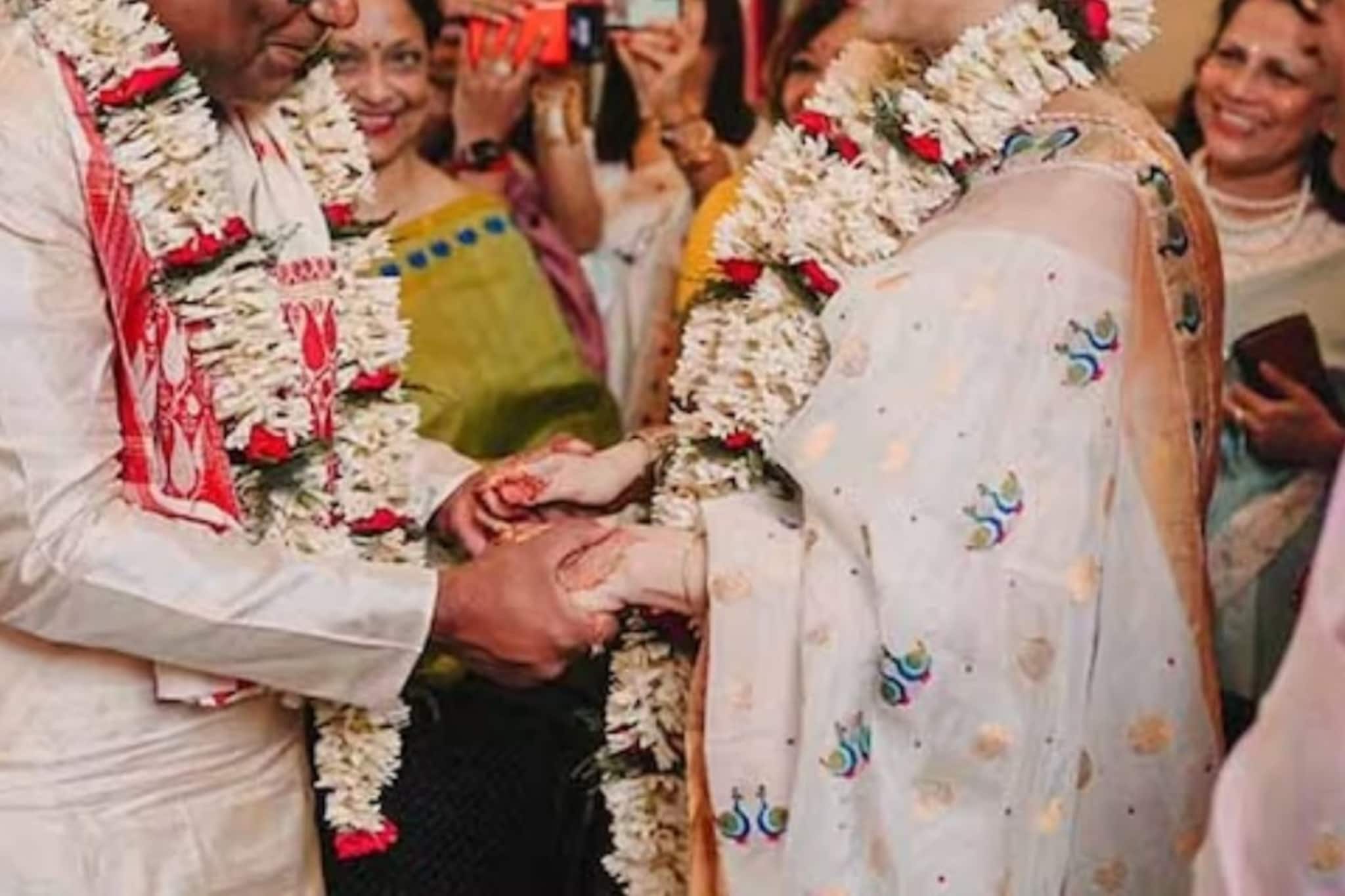 বাঙালি স্ত্রীকে ডিভোর্স,২১ বছরের সংসার ভেঙে,৫৭ বছর বয়সে দ্বিতীয় বিয়ে করেন বলিউড অভিনেতা বাঙালি স্ত্রীকে ডিভোর্স,২১ বছরের সংসার ভেঙে,৫৭ বছর বয়সে দ্বিতীয় বিয়ে করেন বলিউড অভিনেতা