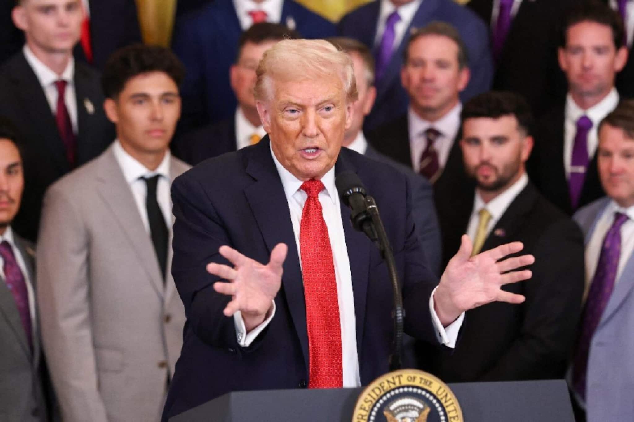 ট্রাম্পের শুল্ক অবৈধ...'ব্যাক আপ প্ল্যান আছে', সুপ্রিম-রায়ের পর প্রতিক্রিয়া ট্রাম্পের