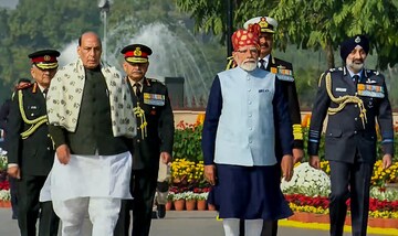 গাঢ় লাল-ম্যাজেন্টা-সবুজ...সঙ্গে সোনালি বুটি! প্রজাতন্ত্র দিবসে মোদির সাফা...জানুন ঐতিহ্য