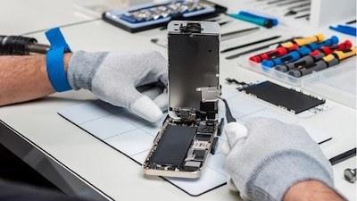 Smartphone Repair Risks: Protect Your Data from Leaks and Blackmail