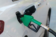 Petrol Tax : বিশ্বাসই করতে পারবেন না! প্রতি লিটার পেট্রোল কত টাকা ট্যাক্স দিতে হয় আপনাকে? সংখ্যাাটা জানলে চমকে উঠবেন!