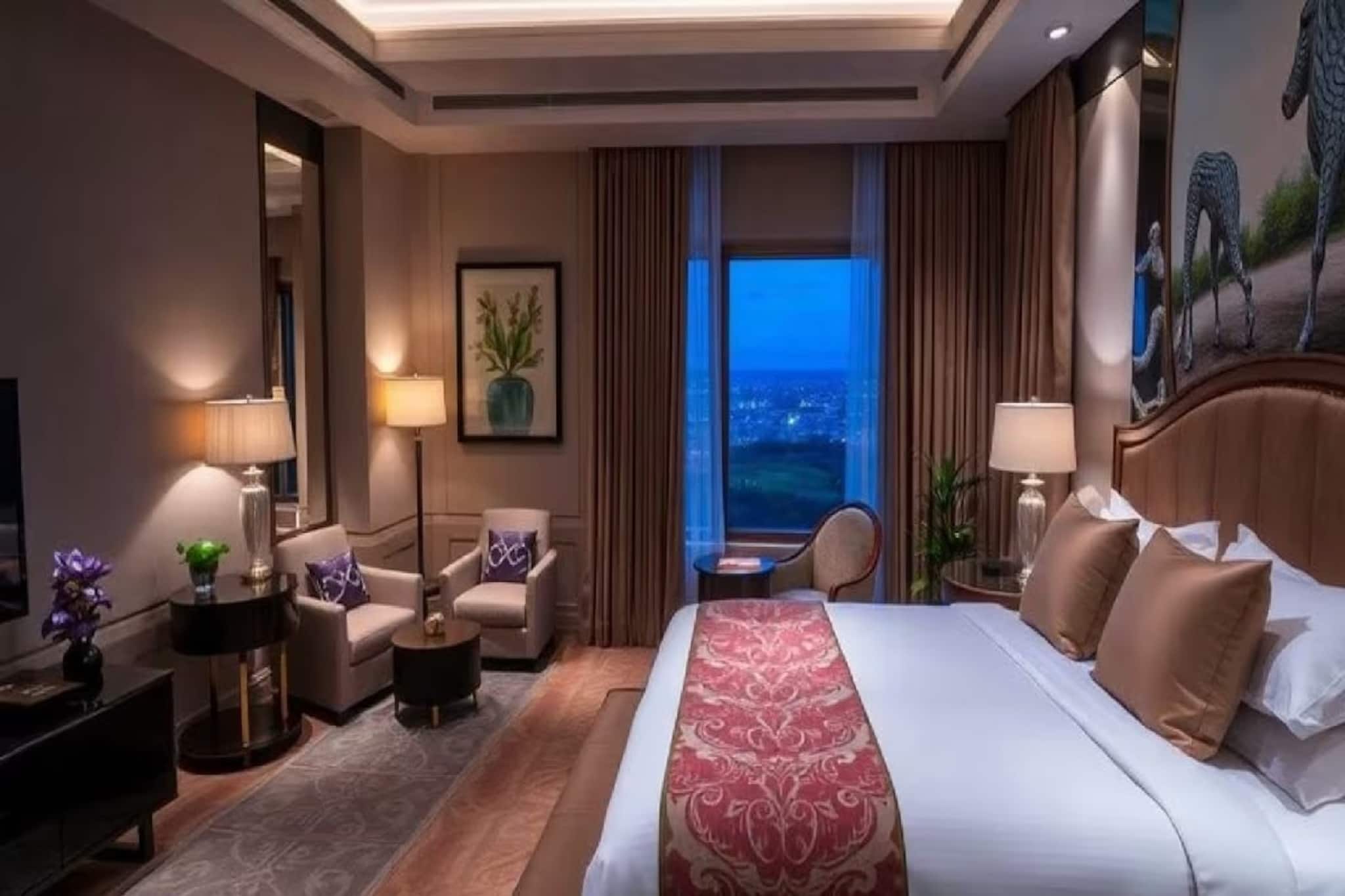 হোটেল রুমে লুকানো ক্যামেরা আছে কি না বুঝবেন কী ভাবে? জেনে নিন ৫টি সহজ উপায়