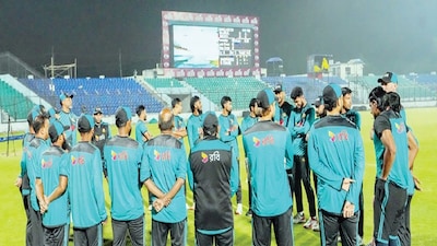 কলকাতা: তারা নিজেরা কোনও সিদ্ধান্তই নেবে না৷ আইসিসি-র সঙ্গে টি টোয়েন্টি বিশ্বকাপের ম্যাচ খেলা নিয়ে তৈরি হওয়া বর্তমানে উদ্ভুত সমস্যার সমাধানে সরকারের সঙ্গে আলোচনার পরেই পরের পদক্ষেপ জানাবে বাংলাদেশ ক্রিকেট বোর্ড (Bangladesh Cricket Board)৷  সরকারের সঙ্গে পরামর্শ করছে তারা৷ T20 World Cup-এর ম্যাচগুলি ভারত থেকে অন্য ভেন্যুতে সরানোর বিষয়ে লজিস্টিক্যাল সমস্যা দেখা দিয়েছে বলে ICC অনুরোধে জানিয়েছে।