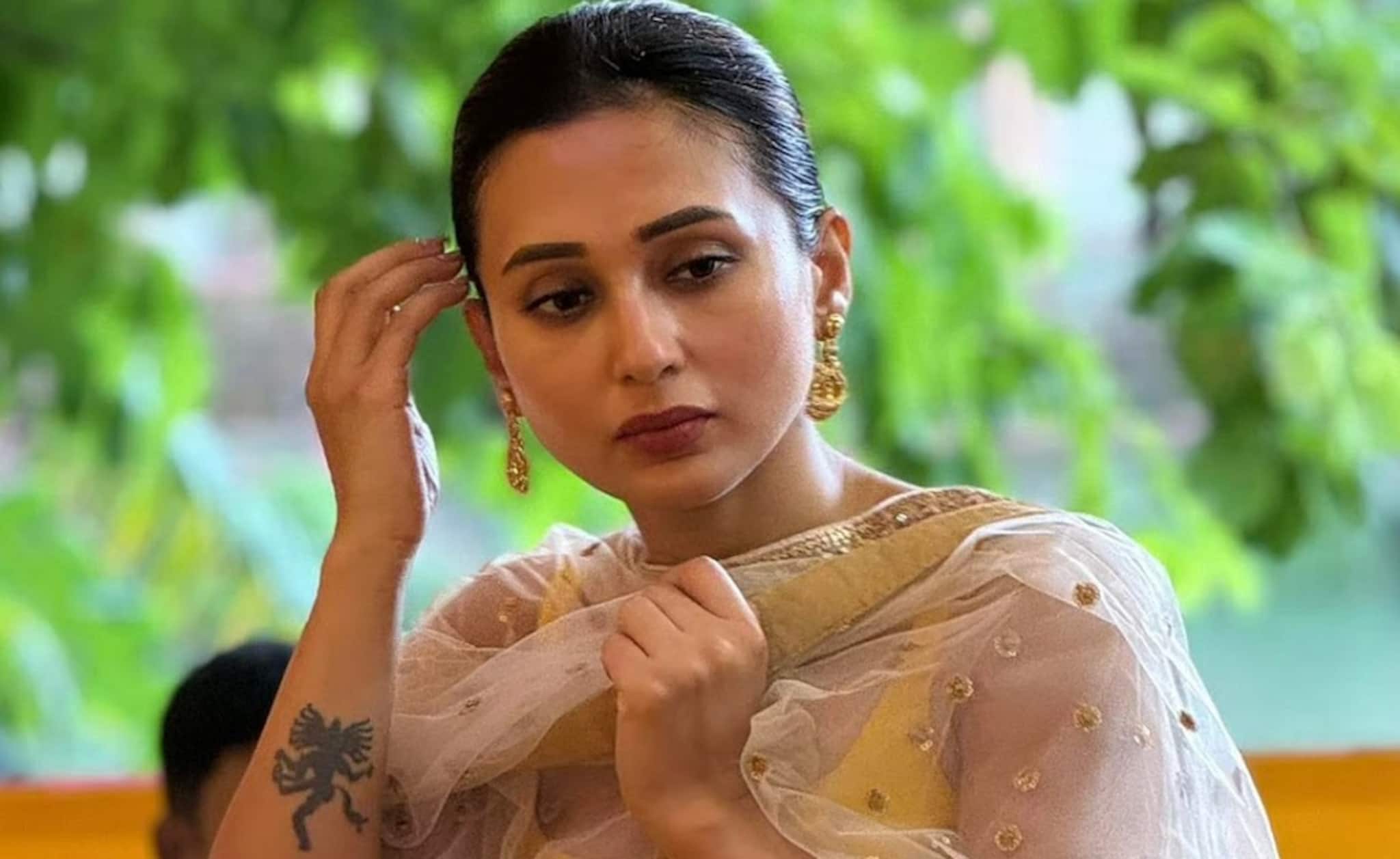 Mimi Chakraborty News: গান গাইতে গিয়ে হঠাৎ থামানো হল মিমি চক্রবর্তীকে, অভিযোগ নায়িকার, দেখুন ভিডিও