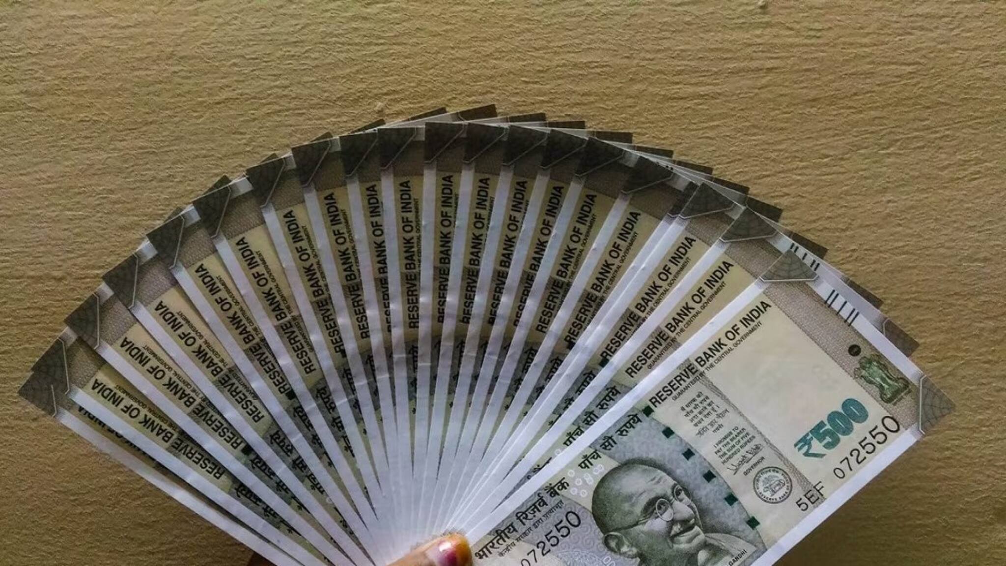 Investment Tips For 2026: বেতন পড়ে থেকে জমবে, ওতে হাত দিতেই হবে না, এই সেরা বিনিয়োগ পদ্ধতিগুলো যদি ২০২৬ সালে কাজে লাগান