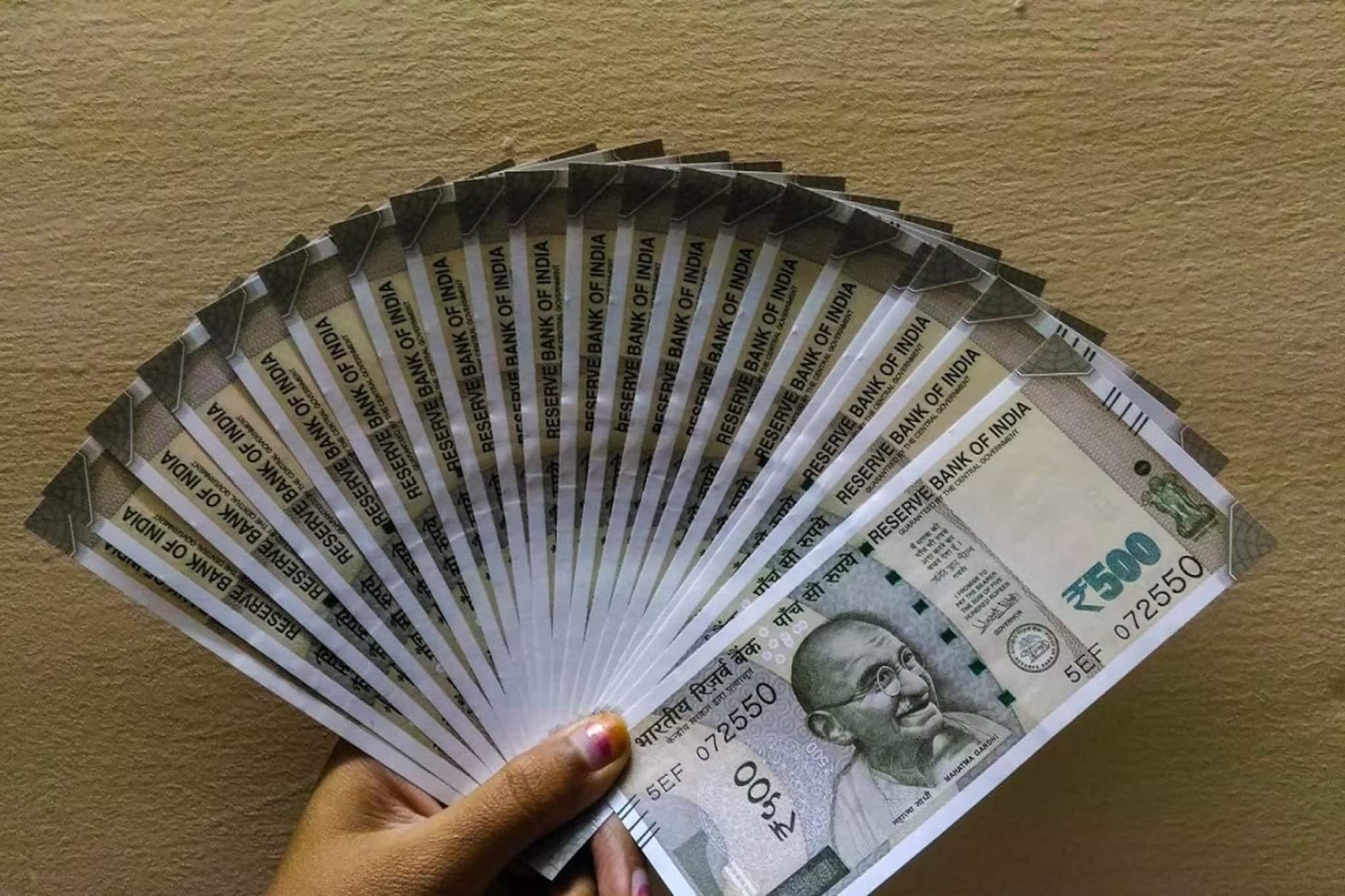 বেতন পড়ে থেকে জমবে, ওতে হাত দিতেই হবে না, এই সেরা বিনিয়োগ পদ্ধতিগুলো যদি কাজে লাগান