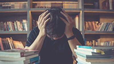 গভীর রাতের অন্ধকারে তাঁর আকস্মিক নিখোঁজ হওয়ার পর বাড়িতে আতঙ্ক ছড়িয়ে পড়ে এবং পুলিশ দ্রুত বহু-রাজ্য তল্লাশি শুরু করে। পুলিশ জানিয়েছে, সামা-সাভালি রোড এলাকার বাসিন্দা ওই ছেলেটি মঙ্গলবার মধ্যরাতের পর চুপচাপ তার বাড়ি থেকে বেরিয়ে যায়। পরিবারের দাবি, "রাত ১২টার দিকে, সে তার মা এবং বোনকে ঘুমাতে বলে তার ঘরে চলে যায়। কিছুই অস্বাভাবিক মনে হয়নি"।