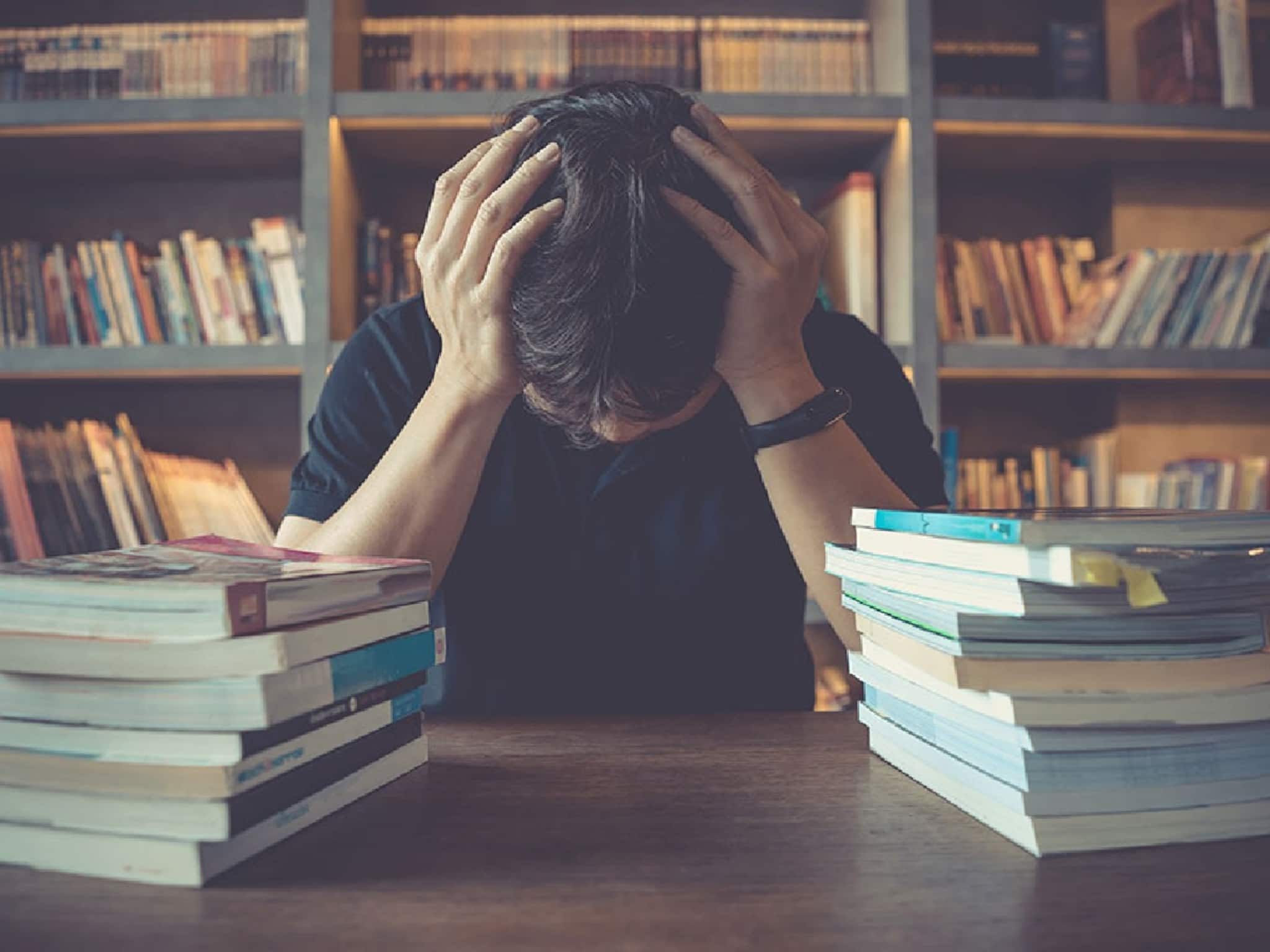 পরীক্ষার ভয়ে কুপোকাত, দিদির UPSC-র ৩ লক্ষ টাকা ফি নিয়ে চম্পট ভাই! পরে গোয়ার হোটেলে উদ্ধার