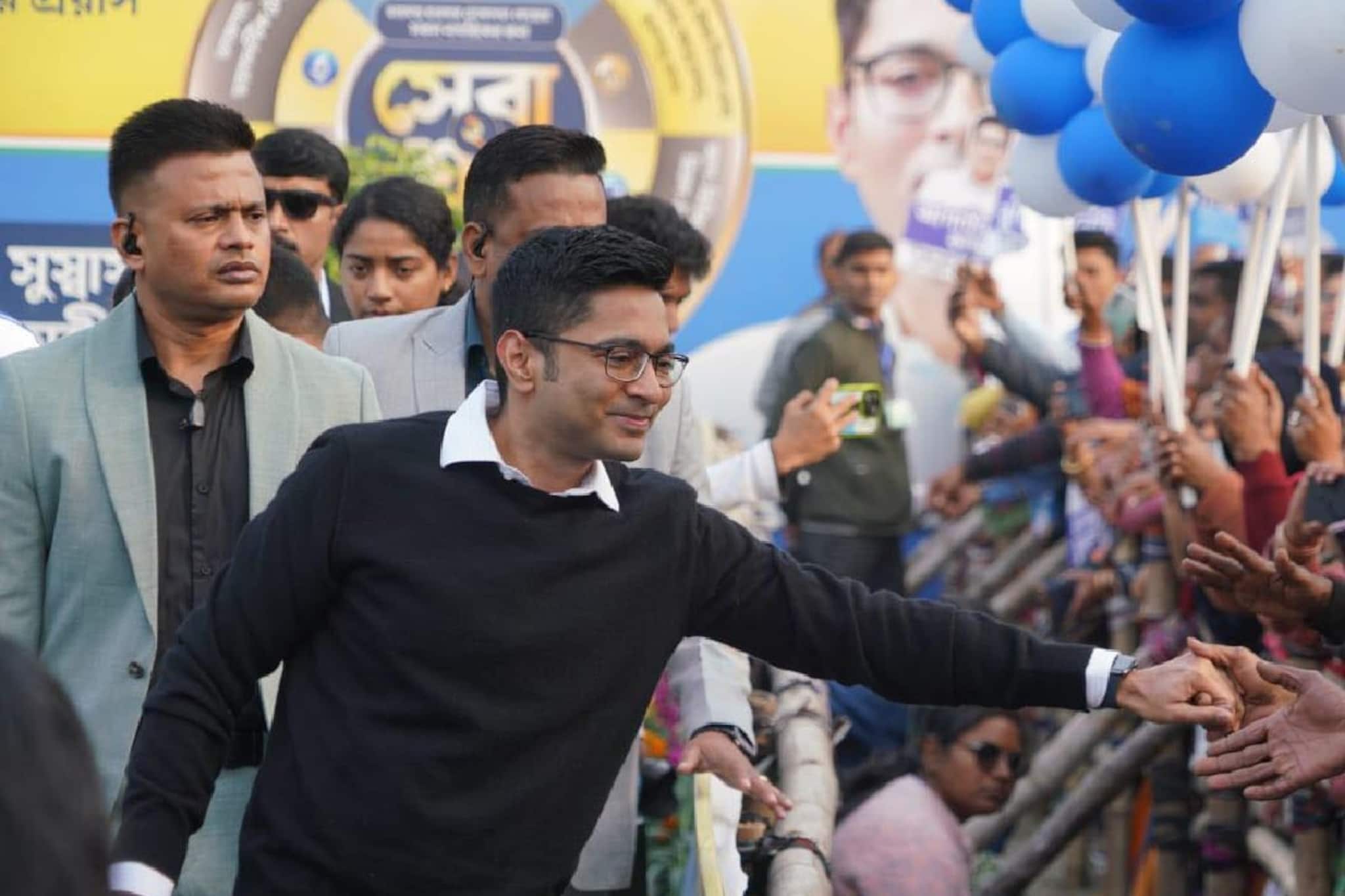 বিধানসভা ভোটে তৃণমূলের লক্ষ্য ২৫০ আসন! কেষ্টকে মঞ্চে নিয়ে আর কী বললেন অভিষেক? বিধানসভা ভোটে তৃণমূলের লক্ষ্য ২৫০ আসন! কেষ্টকে মঞ্চে নিয়ে আর কী বললেন অভিষেক?