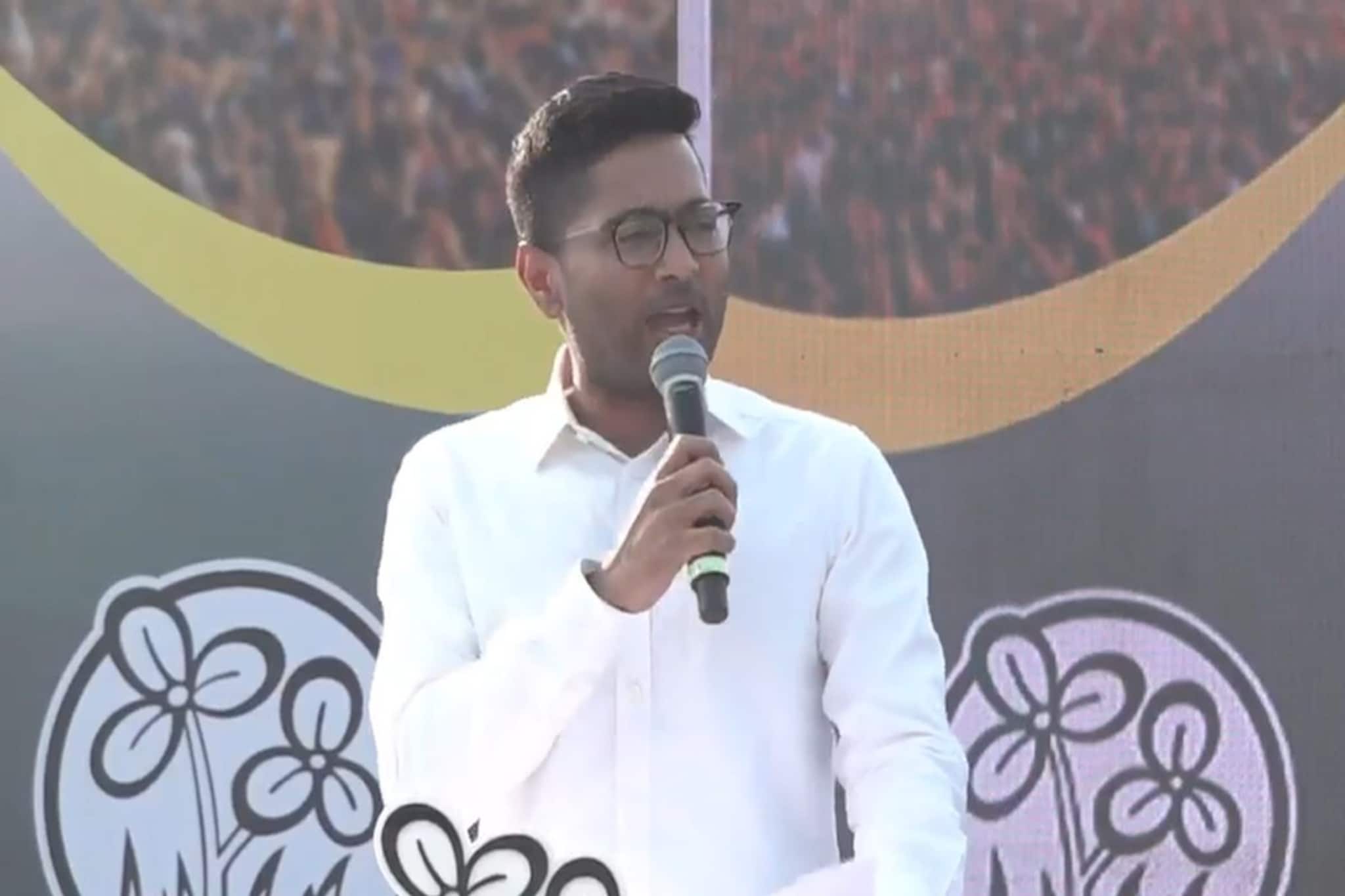 'বিজেপি-কে ভোট দেওয়া মানে সিপিএম-কেই দেওয়া!' মেদিনীপুরে দুই দলকে একযোগে আক্রমণ অভিষেকের