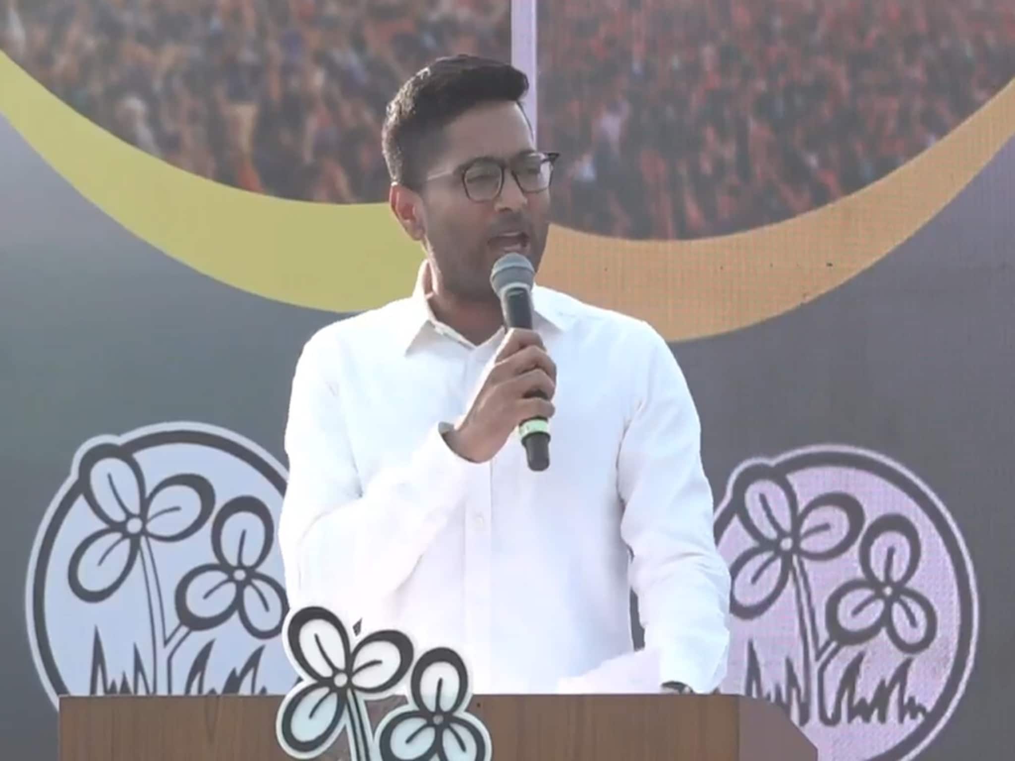 'বিজেপি-কে ভোট দেওয়া মানে সিপিএম-কেই দেওয়া!' মেদিনীপুরে দুই দলকে একযোগে আক্রমণ অভিষেকের