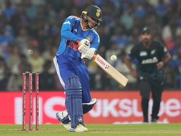 বিধ্বংসী ইনিংসে জোড়া বিশ্বরেকর্ড অভিষেক শর্মার, পেছনে ফেললেন একের পর এক তারকাদের বিধ্বংসী ইনিংসে জোড়া বিশ্বরেকর্ড অভিষেক শর্মার, পেছনে ফেললেন একের পর এক তারকাদের