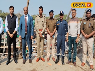 ফ্রেজারগঞ্জে উপস্থিত উচ্চপদস্থ আধিকারিকরা