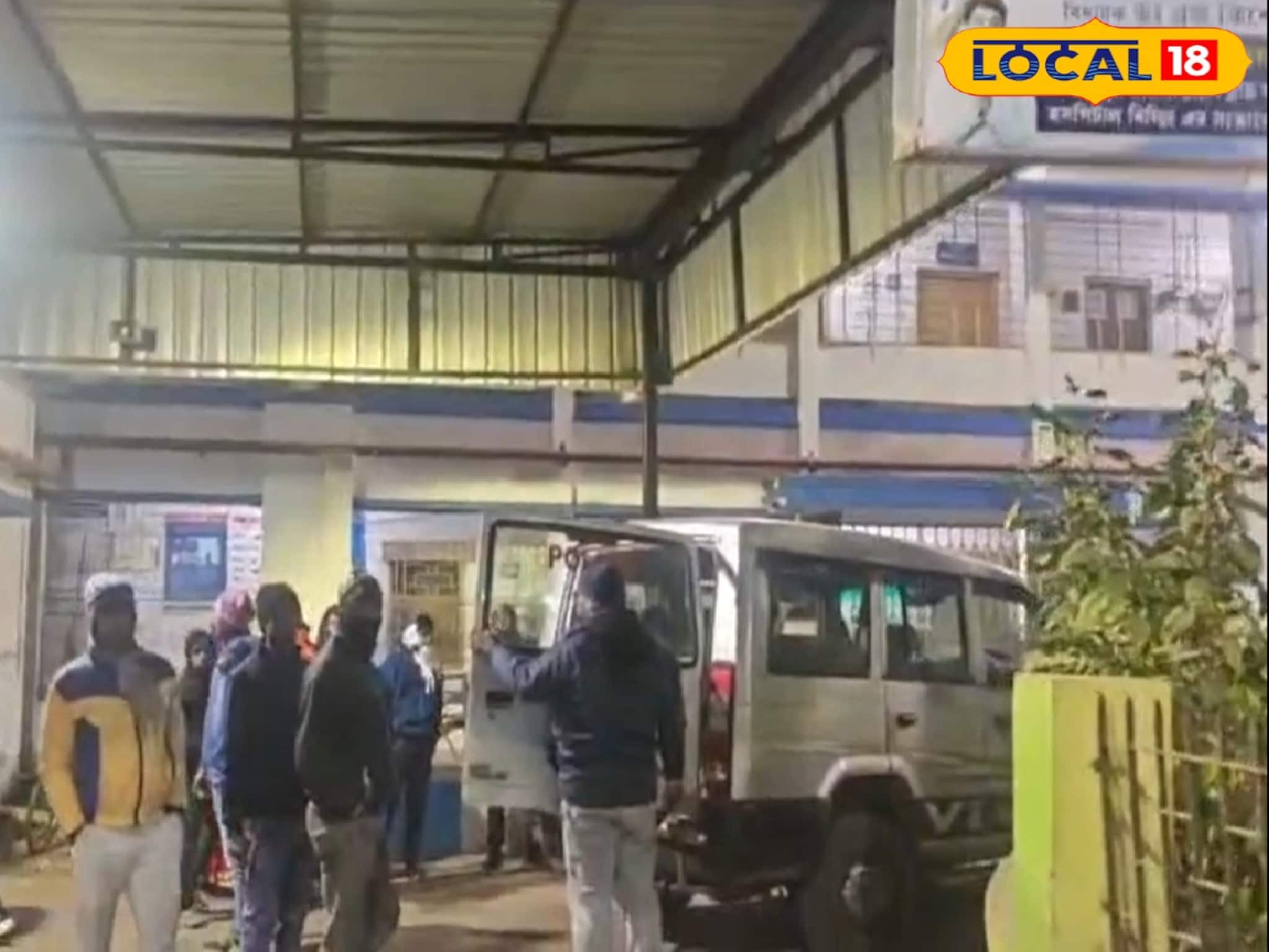 বাইকের ধাক্কায় উল্টে গেল টোটো! ব্যস্ত রাস্তায় ছিটকে পড়লেন যাত্রীরা, গুরুতর আহত ৫