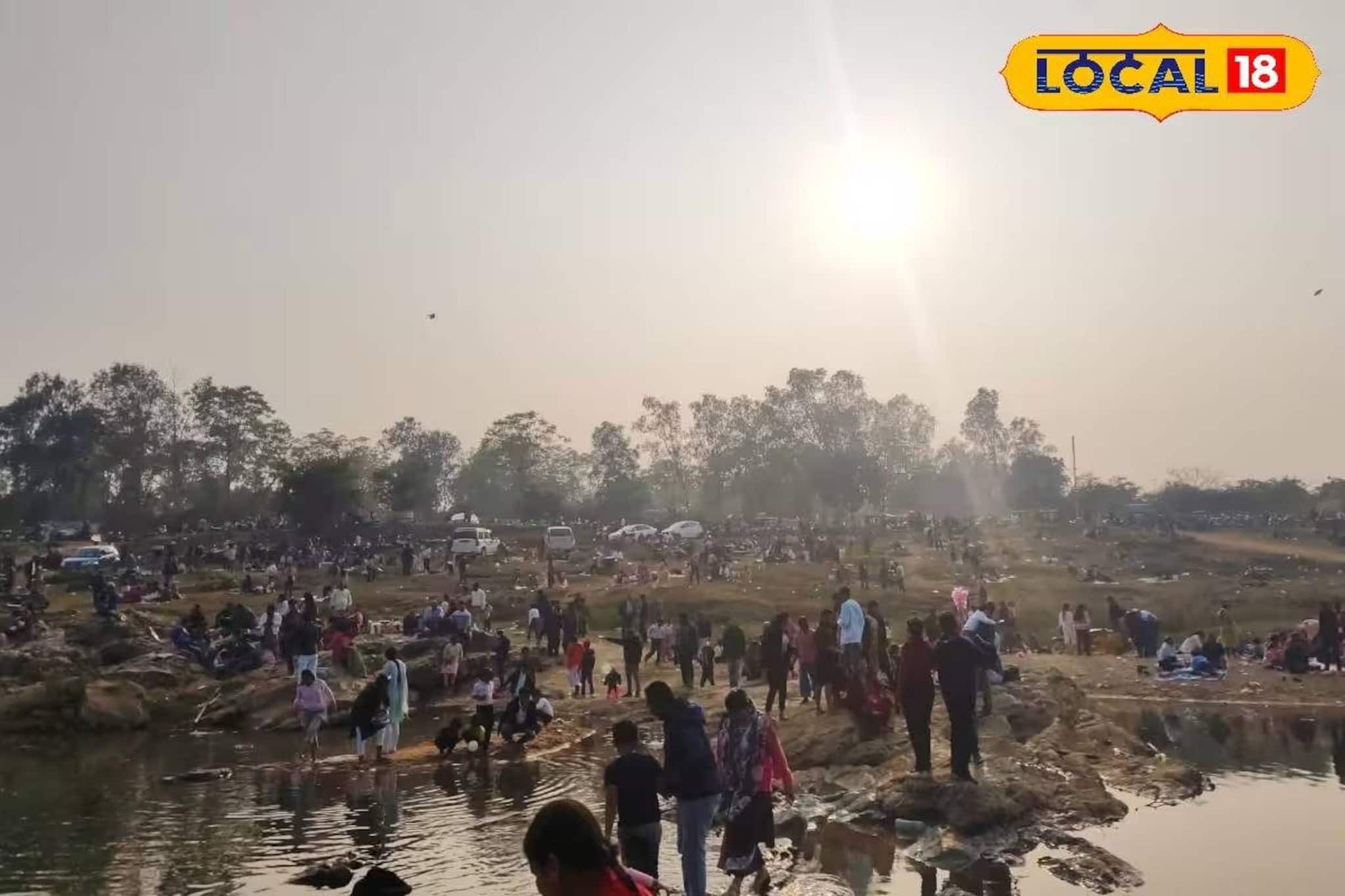 প্রকৃতির কোলে মনোরম পিকনিক স্পট! অজয়ের তীরে হইহুল্লোড়ে জমে যাবে চড়ুইভাতি প্রকৃতির কোলে মনোরম পিকনিক স্পট! অজয়ের তীরে হইহুল্লোড়ে জমে যাবে চড়ুইভাতি