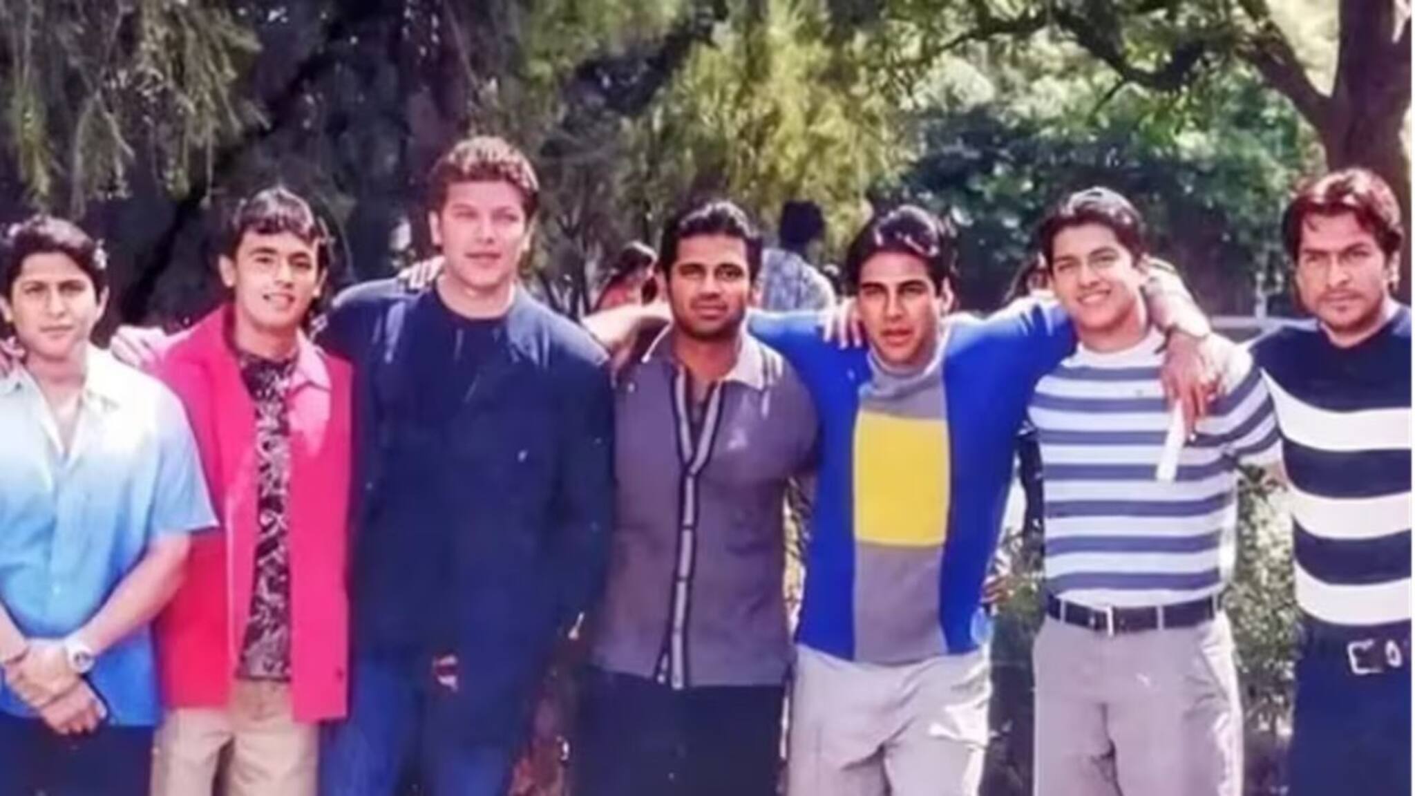 ৬ ফুট ৩ ইঞ্চি উচ্চতা, সুপুরুষও বটে; নায়ক হতে চাইলেও জড়িয়ে পড়েছেন কেবলই বিতর্ক ! নিজের দোষেই শেষ হয়েছে কেরিয়ার