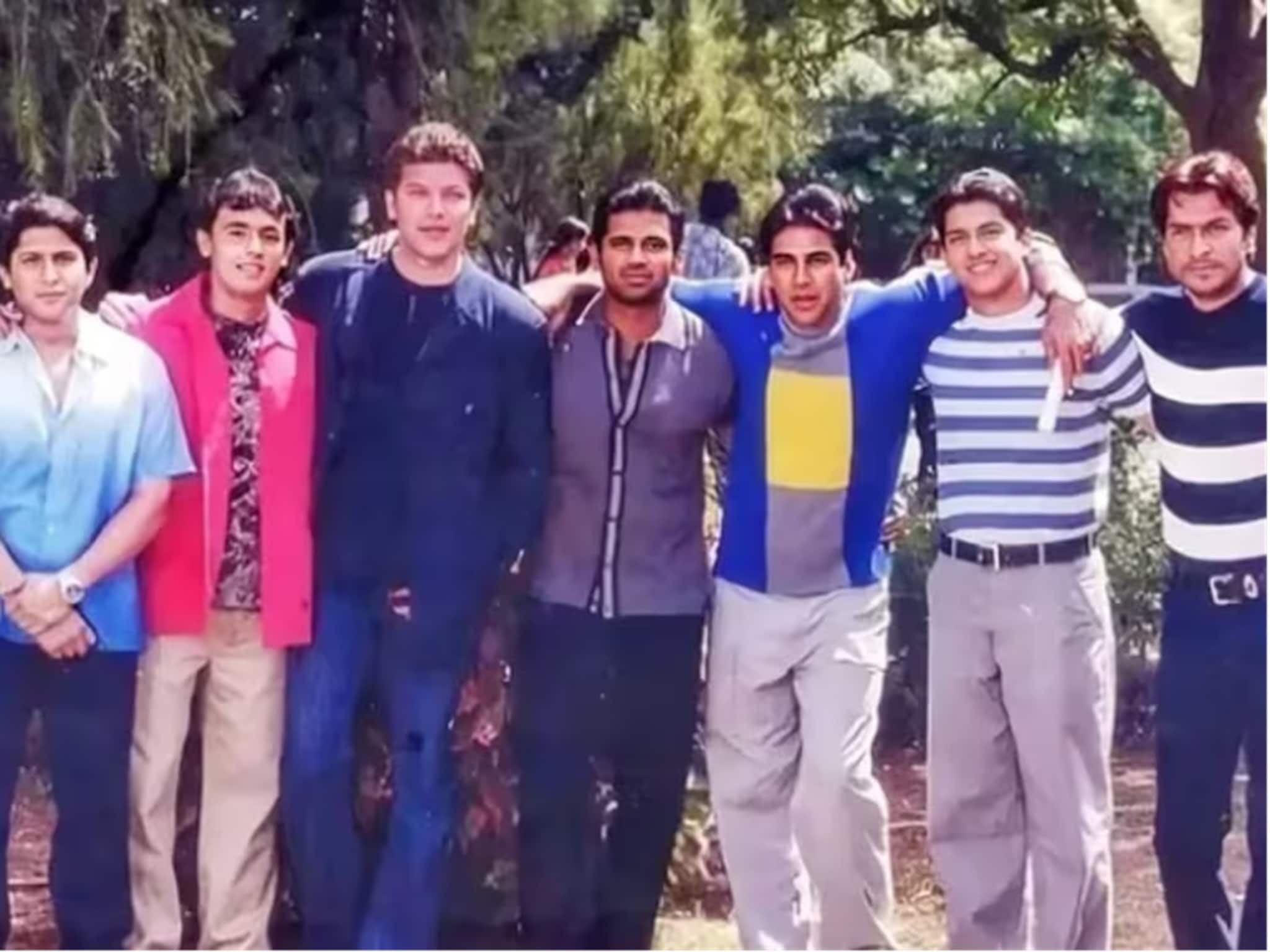 ৬ ফুট ৩ ইঞ্চি উচ্চতা, সুপুরুষও বটে; নায়ক হতে চাইলেও জড়িয়ে পড়েছেন কেবলই বিতর্ক !