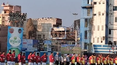 বর্ধমানে মুখোমুখি সবুজ মেরুন- লাল হলুদ৷