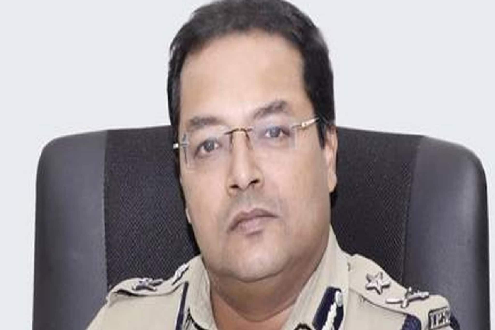 কলকাতায় সিপির দায়িত্বে সুপ্রতিম সরকার, বুঝে নিলেন নতুন দায়িত্ব কলকাতায় সিপির দায়িত্বে সুপ্রতিম সরকার, বুঝে নিলেন নতুন দায়িত্ব