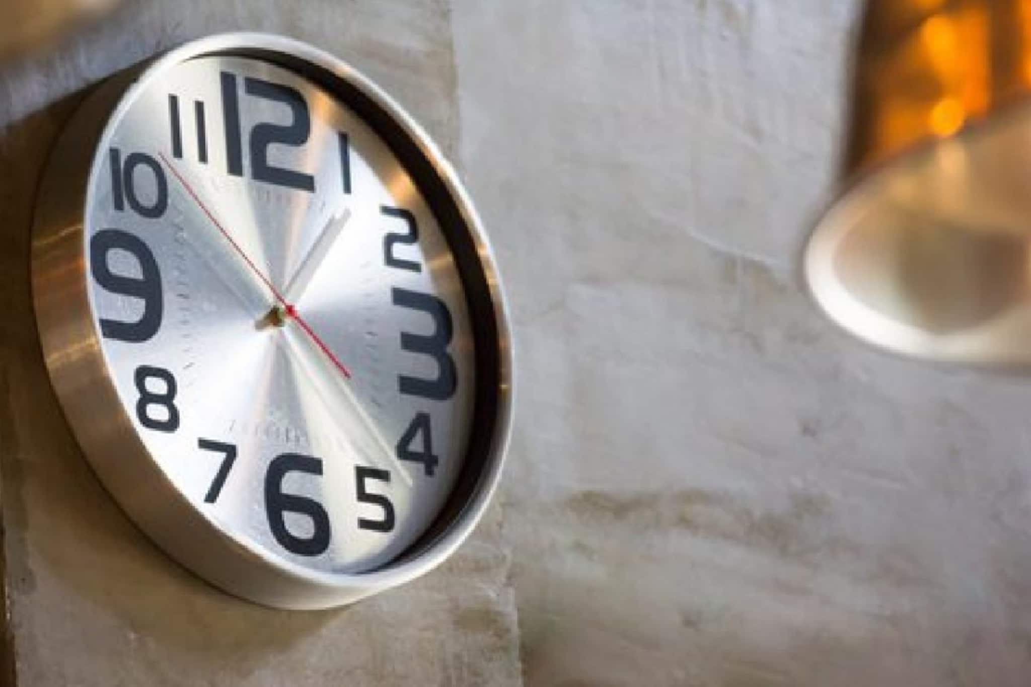 আপনার বাড়ির ঠিক কোন দিকে ঘড়ি থাকলে শুভ! ভাগ্যের চাকা ঘুরে যাবে, জেনে রাখুন