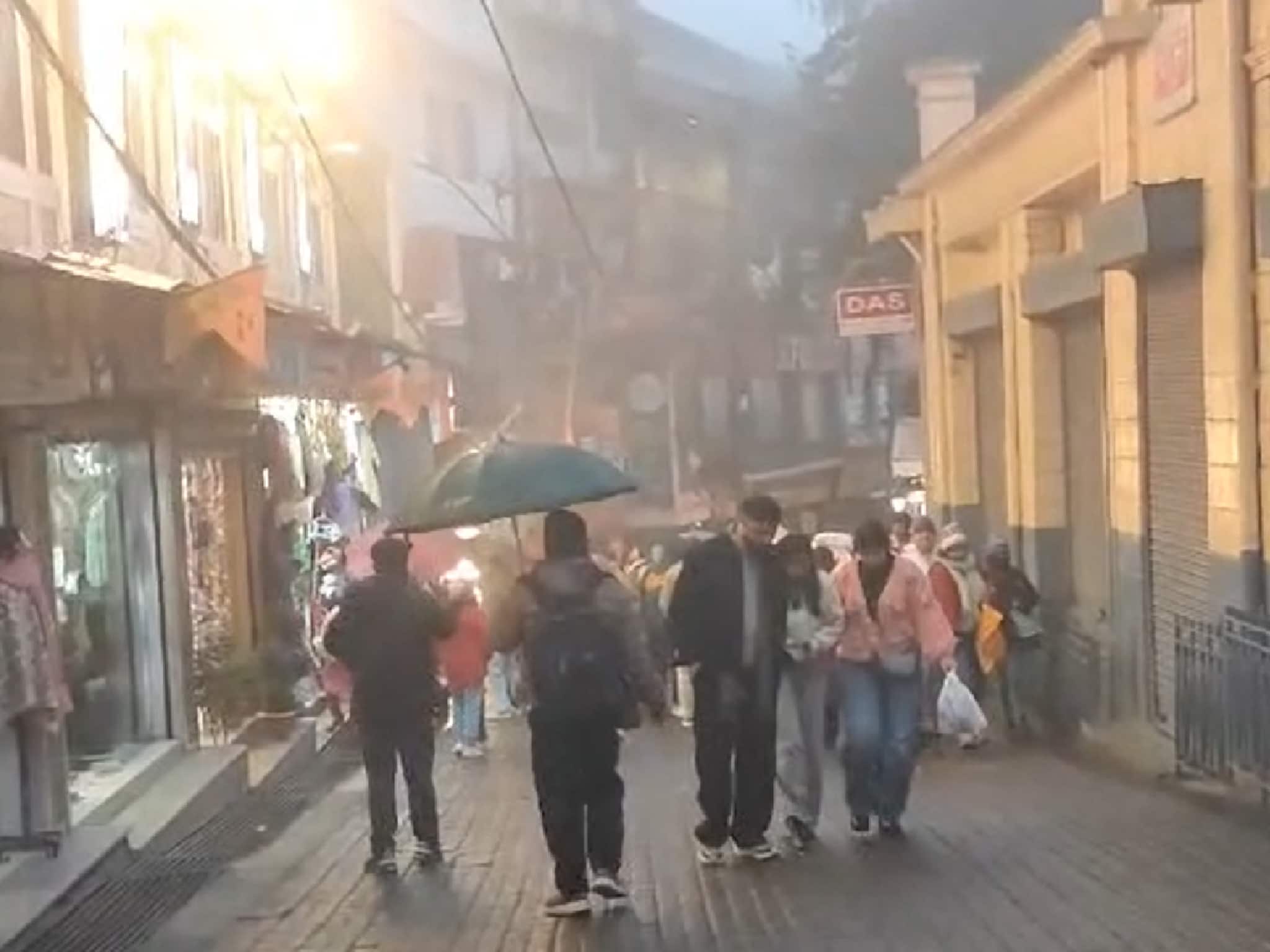 দক্ষিণবঙ্গে সোমবার থেকে তাপমাত্রার ইউ টার্ন, দার্জিলিংয়ে কবে তুষারপাত হবে,জেনে নিন দিনক্ষণ দক্ষিণবঙ্গে সোমবার থেকে তাপমাত্রার ইউ টার্ন, দার্জিলিংয়ে কবে তুষারপাত হবে,জেনে নিন দিনক্ষণ