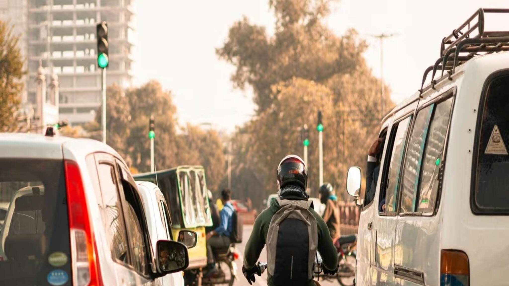 New Traffic Rule: সাবধান, এখন বছরে পাঁচবার ট্রাফিক নিয়ম ভঙ্গ করলেই ড্রাইভিং লাইসেন্স বাতিল হয়ে যাবে ?