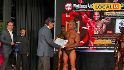 কাটোয়ায় রাজ্যস্তরের বডিবিল্ডিং প্রতিযোগিতার আয়োজন 