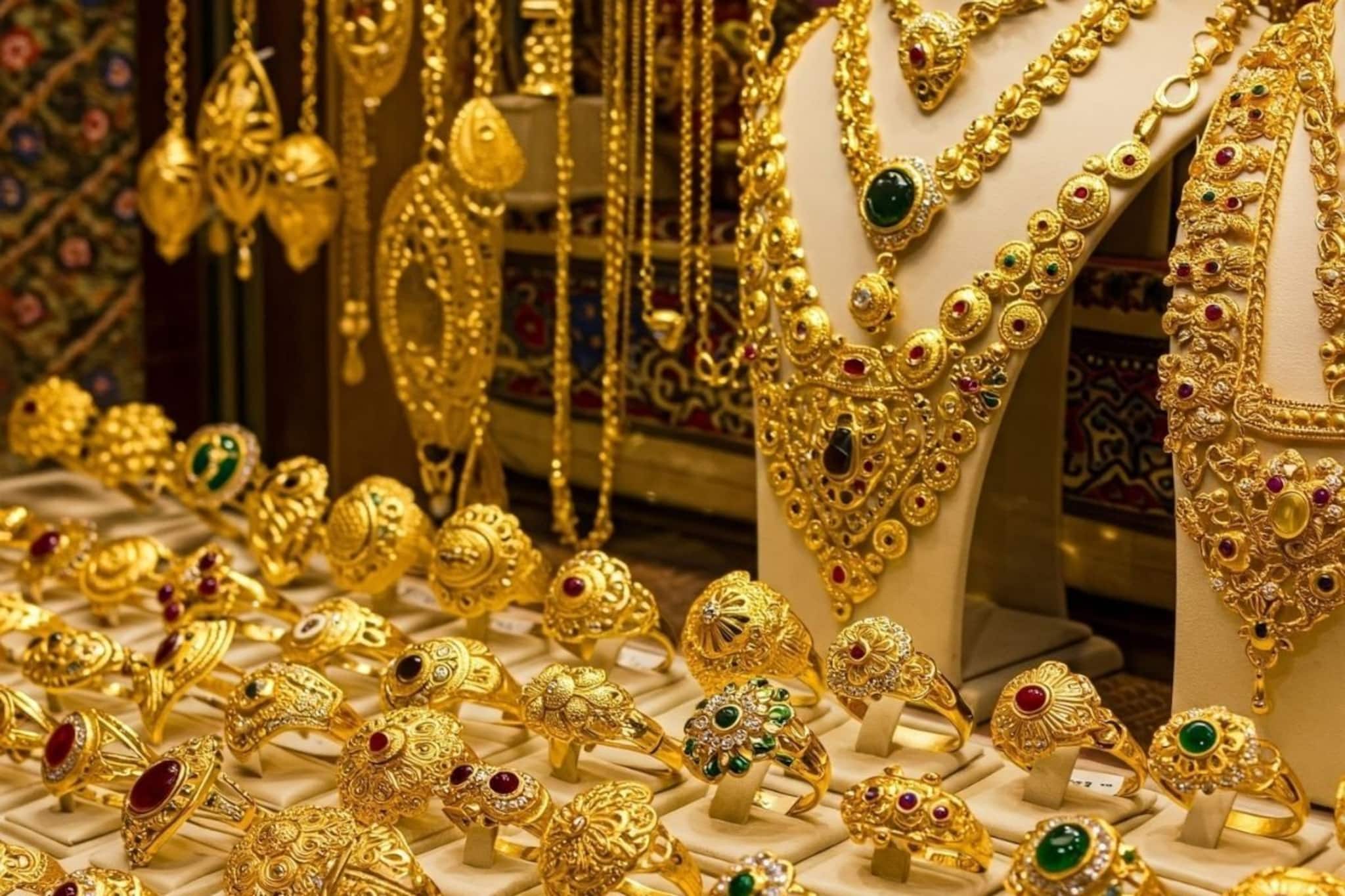 দুবাই থেকে ভারতে সোনা নিয়ে আনলে কত টাকা বাঁচবে জানেন ? দুবাই থেকে ভারতে সোনা নিয়ে আনলে কত টাকা বাঁচবে জানেন ?