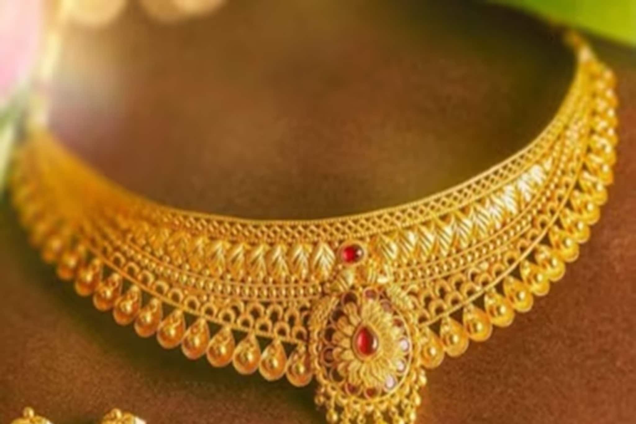 সোনার দাম আকাশছোঁয়া, রুপো লিখছে নতুন ইতিহাস, দেখে নিন দাম এই দিন কোথায় পৌঁছাল